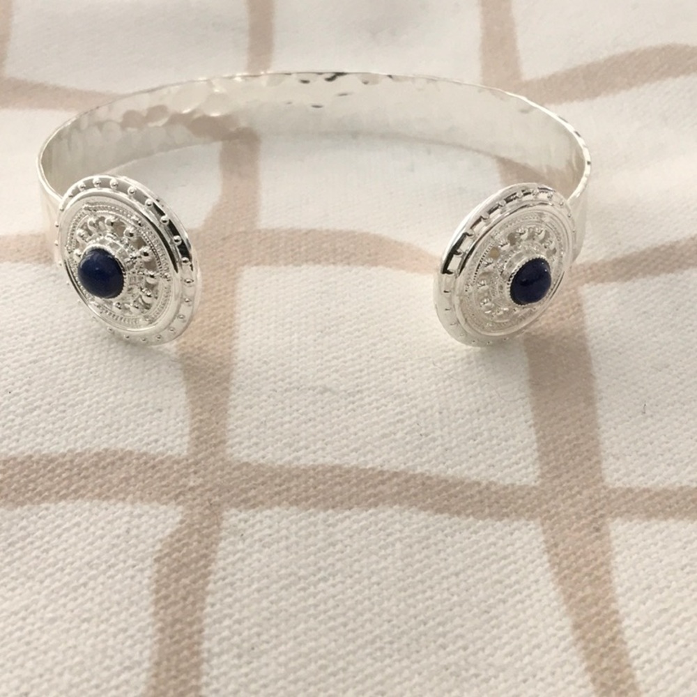 NWOT Emma & Chloe Silver Tone w/ Lapis Cuff